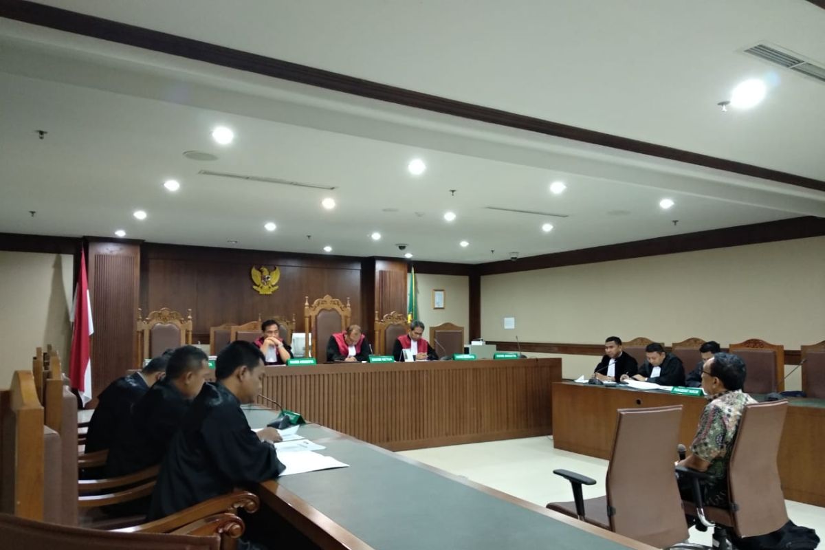 Sekjen dan bendahara KONI didakwa suap Deputi IV Kemenpora