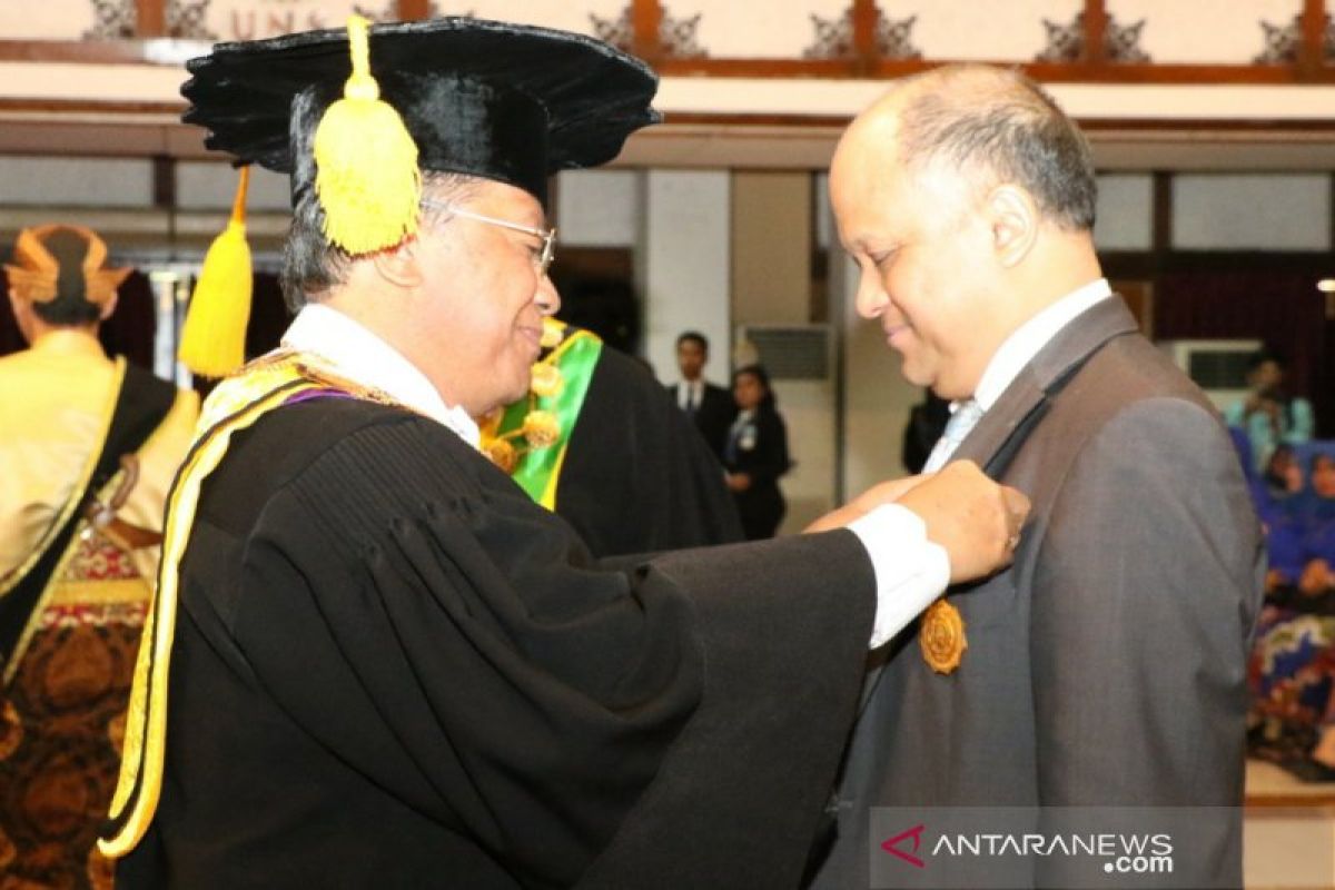 Ilham Habibie pastikan ayahanda masih jalani pengobatan