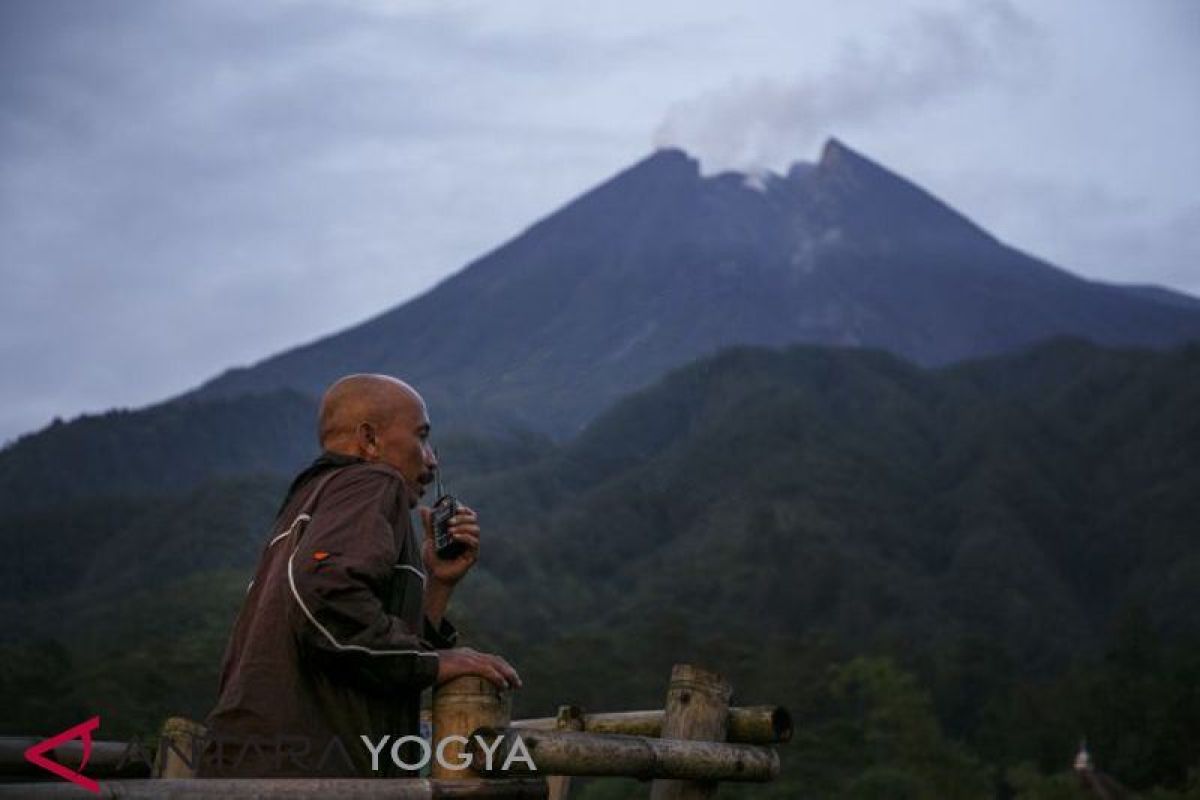 Gunung Merapi alami 10 kali gempa guguran