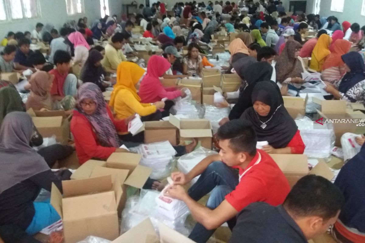 KPU OKU siapkan 200 orang pelipat surat suara