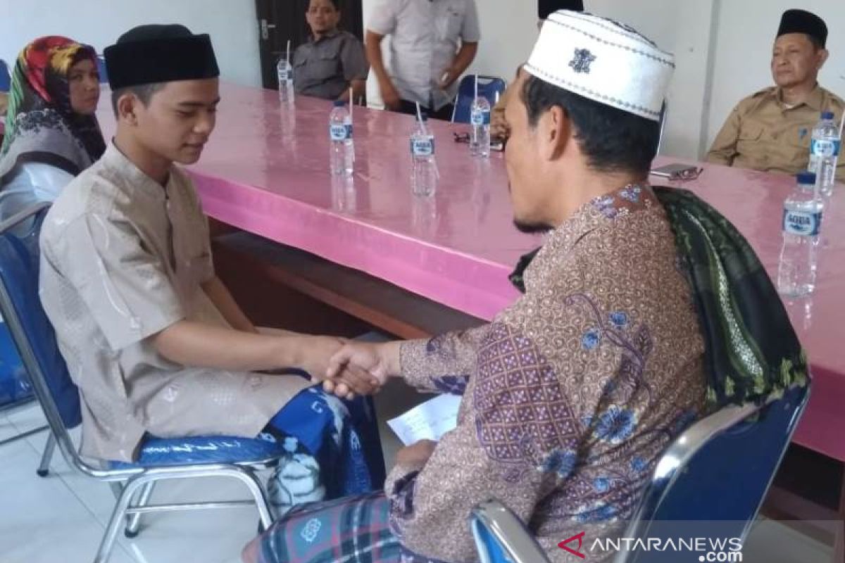 Seorang remaja asal Nias masuk Islam di Aceh Jaya