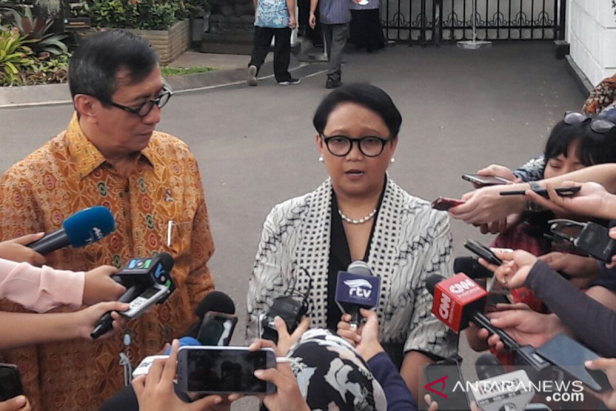 Menlu: Pertemuan Siti dengan Presiden permintaan keluarga
