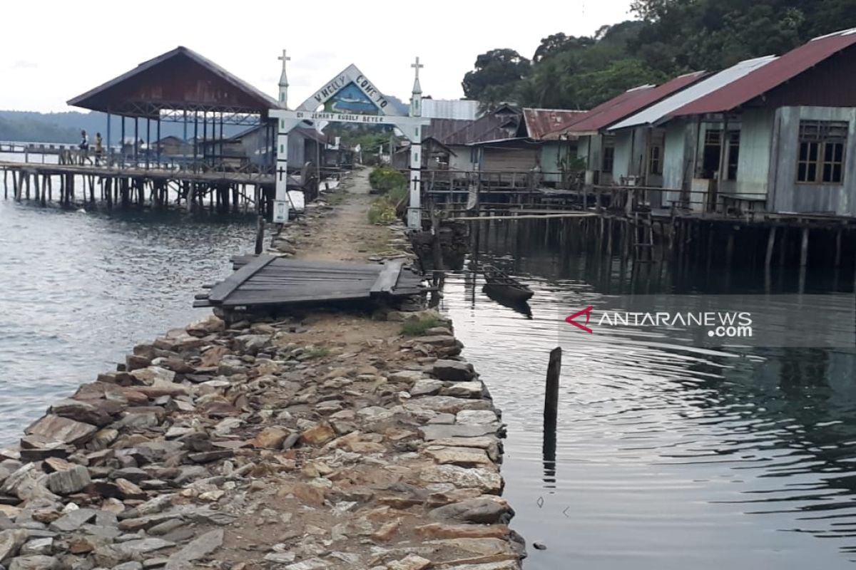 Program Indonesia Terang jalur utara Wondama dipercepat