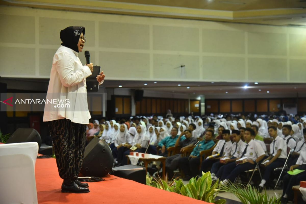 Ribuan pelajar SMP NU se-Surabaya diberikan pembinaan karakter