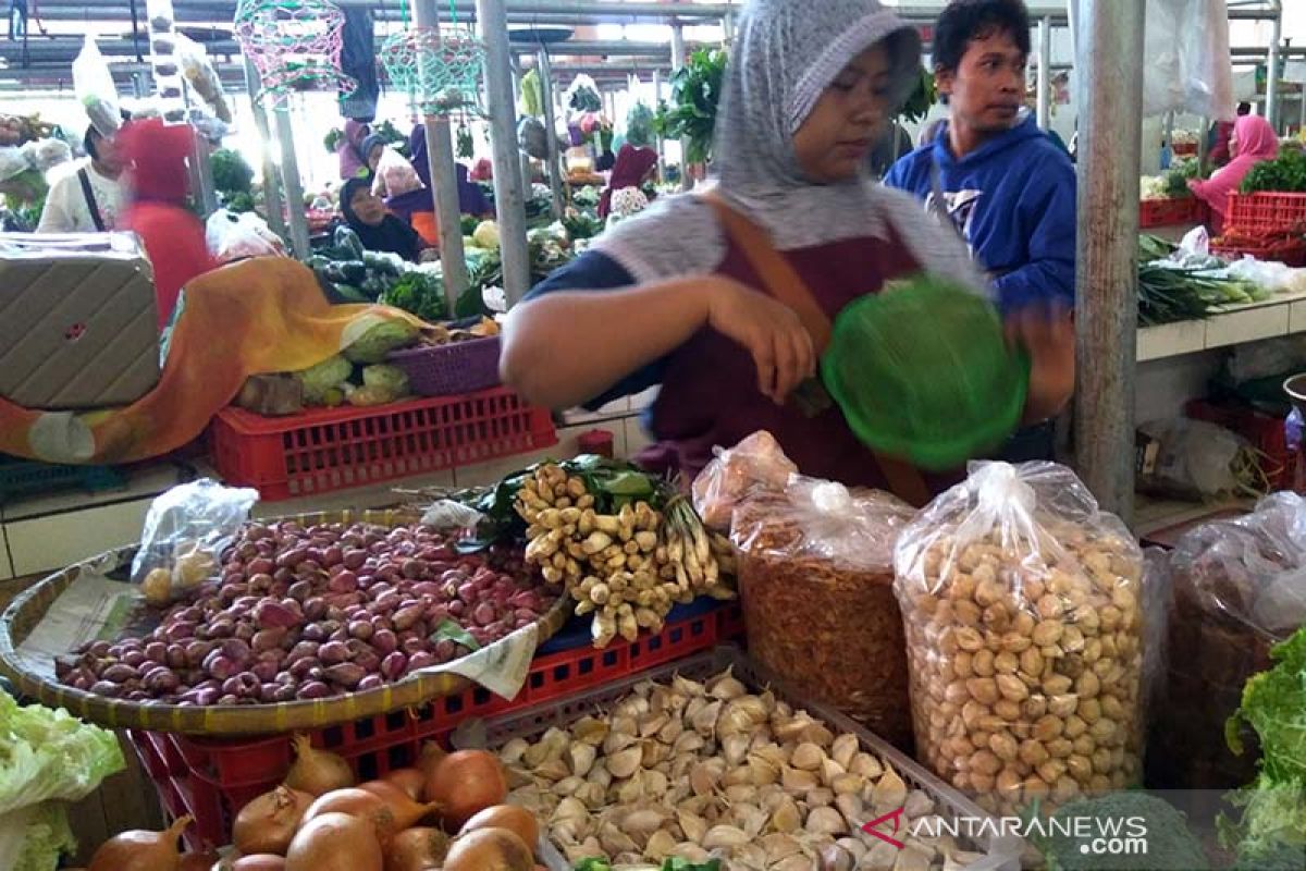 Minim pasokan, harga bawang merah di Purwokerto merangkak naik