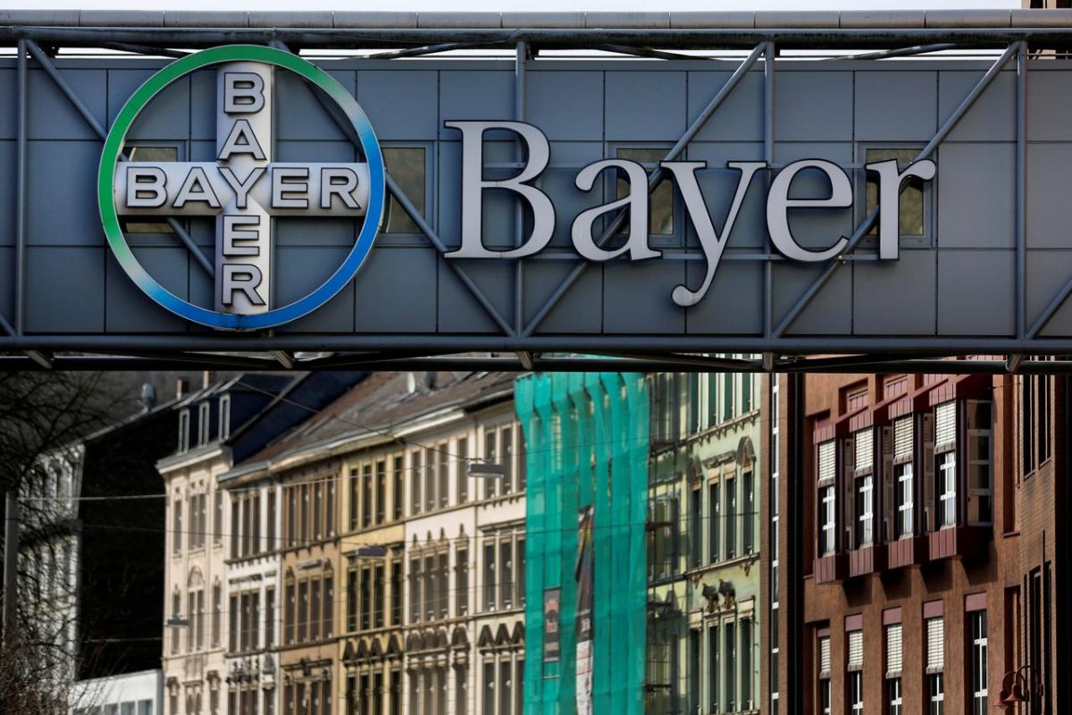 Bursa Jerman ditutup menguat, namun saham Bayer jatuh