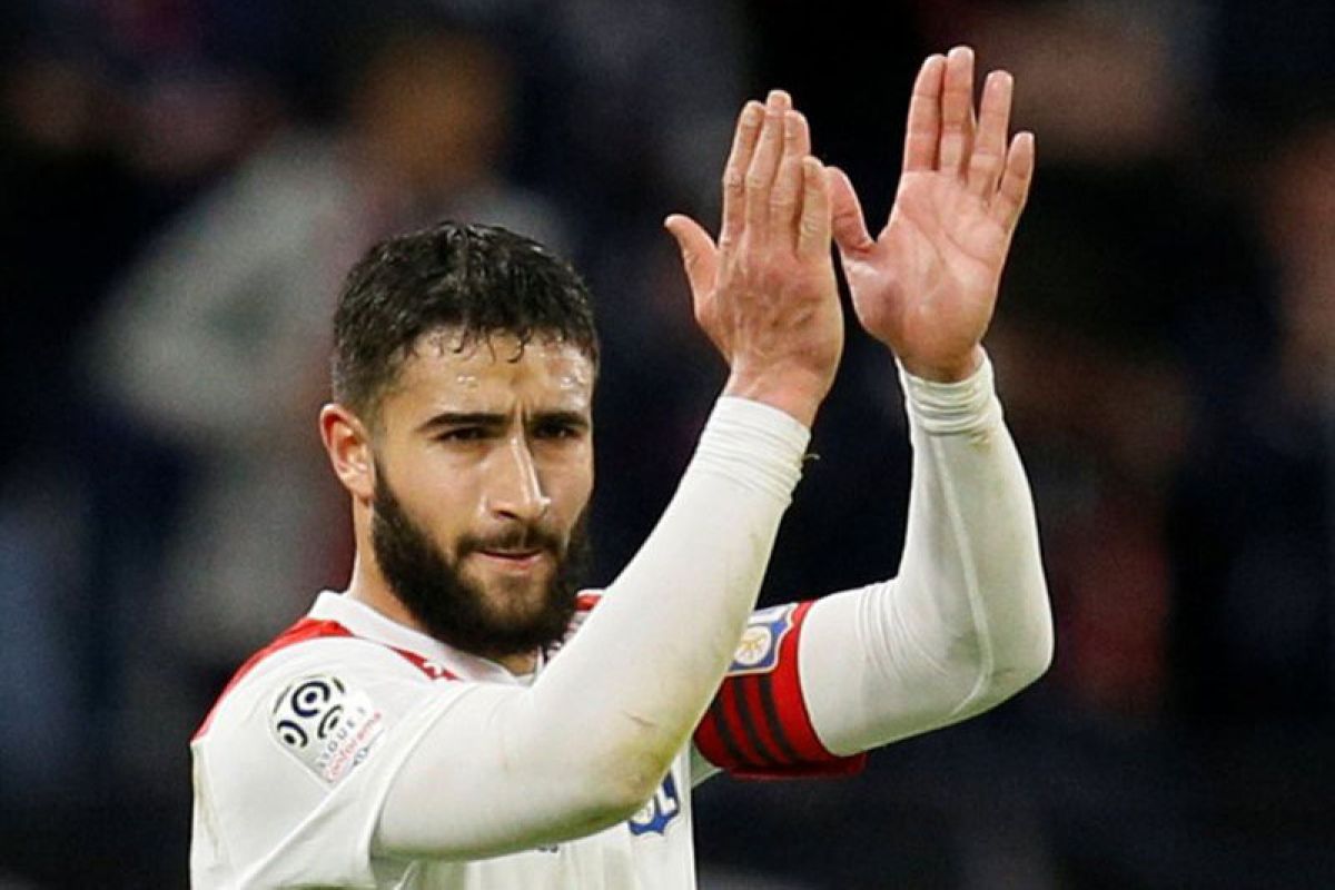 Nabil Fekir siap tinggalkan Lyon