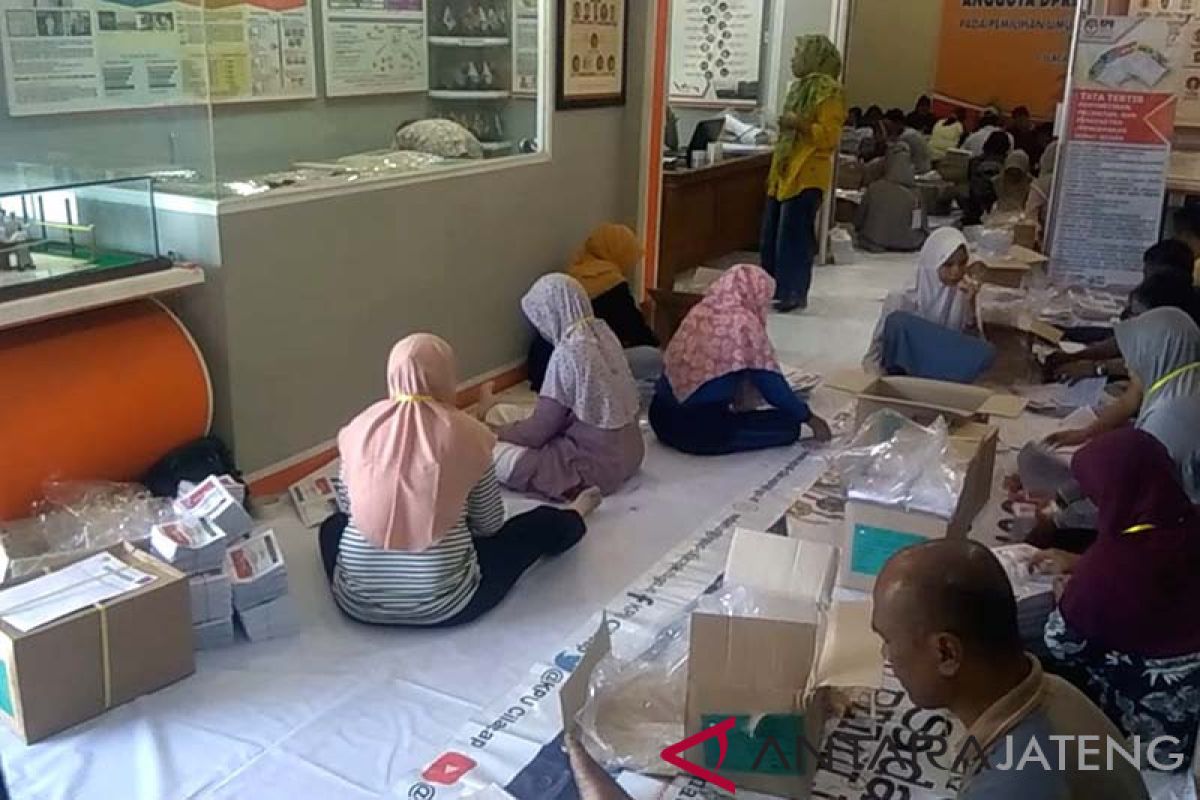 KPU Cilacap temukan 16.000 surat suara rusak