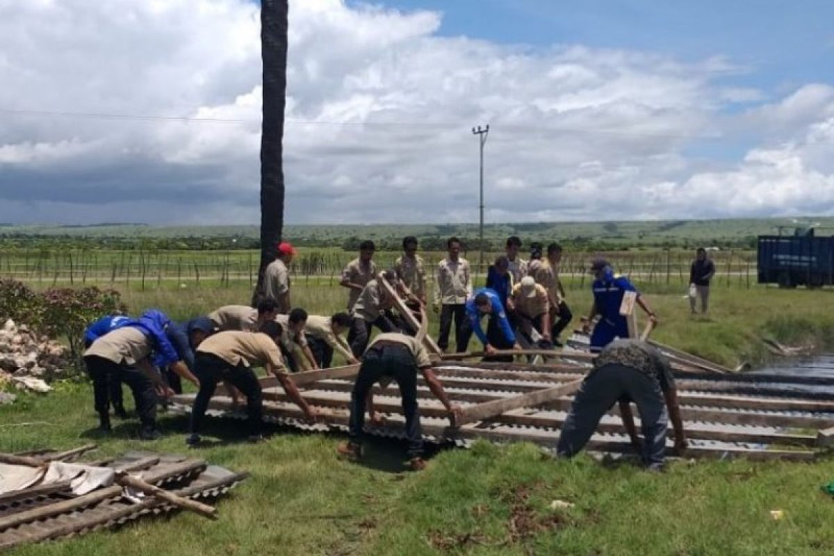 Puluhan rumah rusak dihantam puting beliung di Sumba Timur