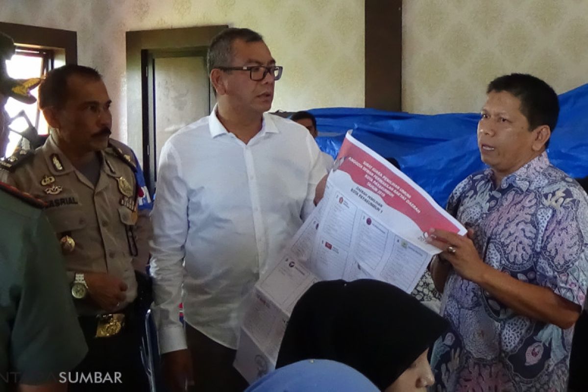 Pastikan proses pelipatan surat suara lancar, Wako Payakumbuh datangi KPU