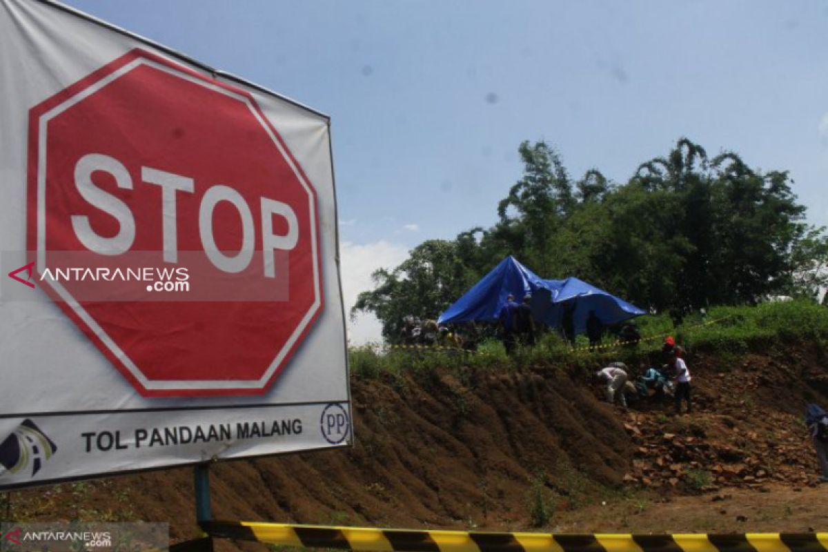 Struktur bata diduga cagar budaya ditemukan di tol Kabupaten Malang