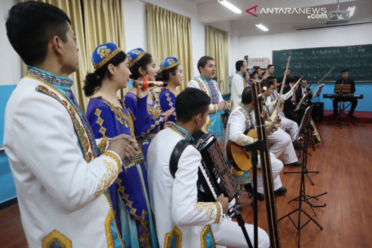 Ibu muda beretnis Uighur heran dikabarkan hilang, padahal sibuk bekerja