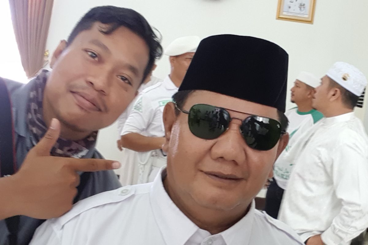 Sosok Prabowo palsu bikin heboh di Bandara Pekanbaru