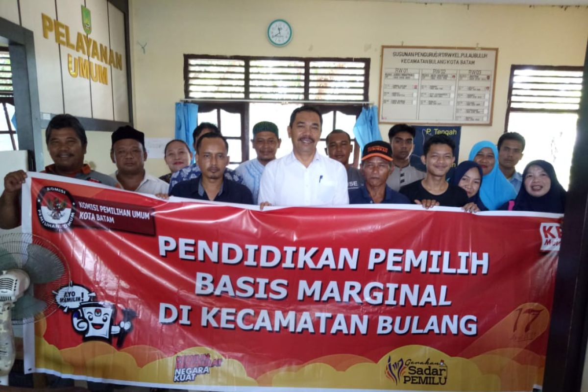KPU Batam ajarkan warga pulau cara memilih