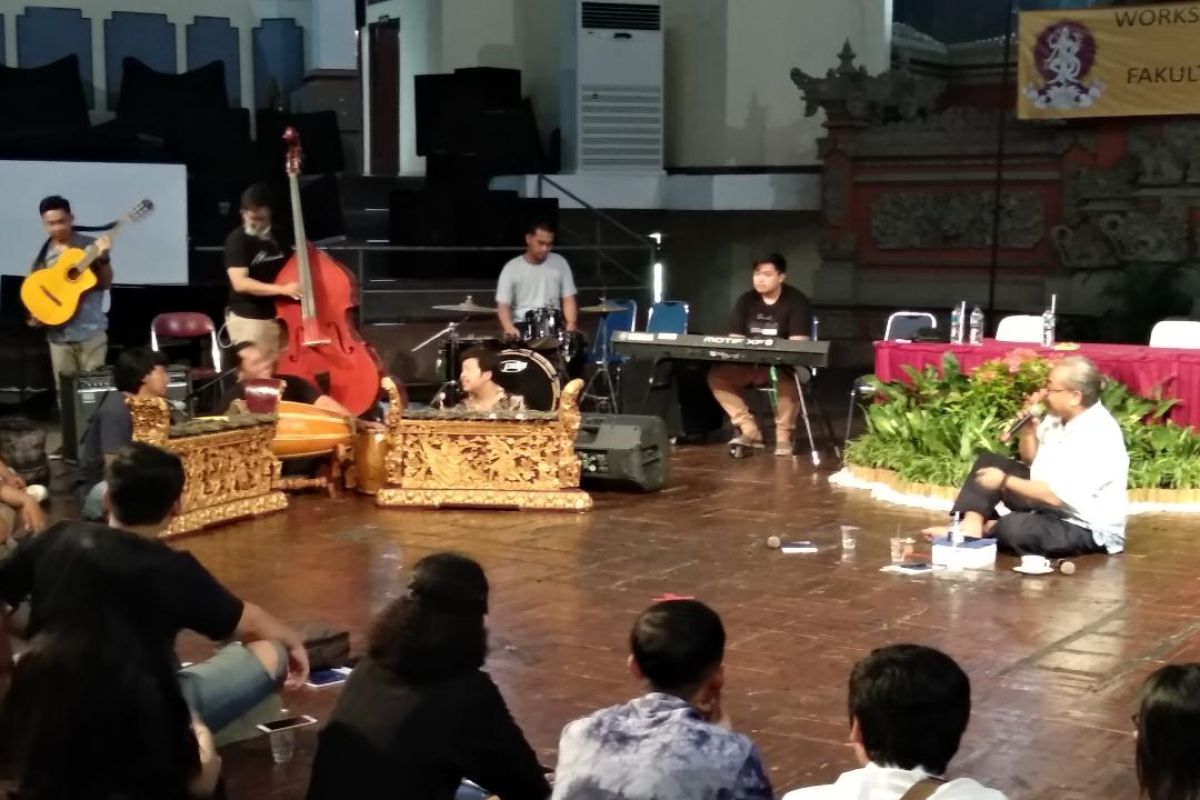 Djaduk Ferianto Tantang Mahasiswa ISI Denpasar Lebih Berani Berekspresi dalam Bermusik