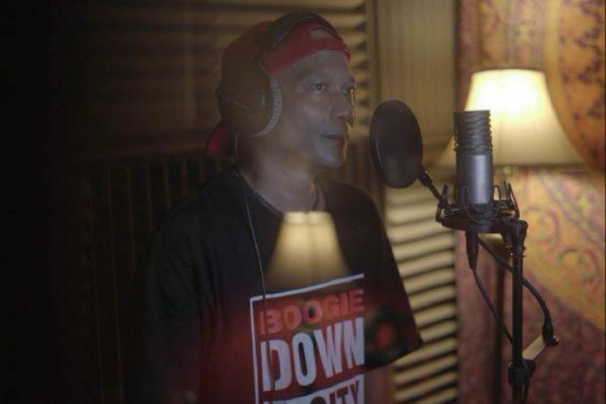 Rapper legendaris Indonesia, Iwa K luncurkan single "Beda"