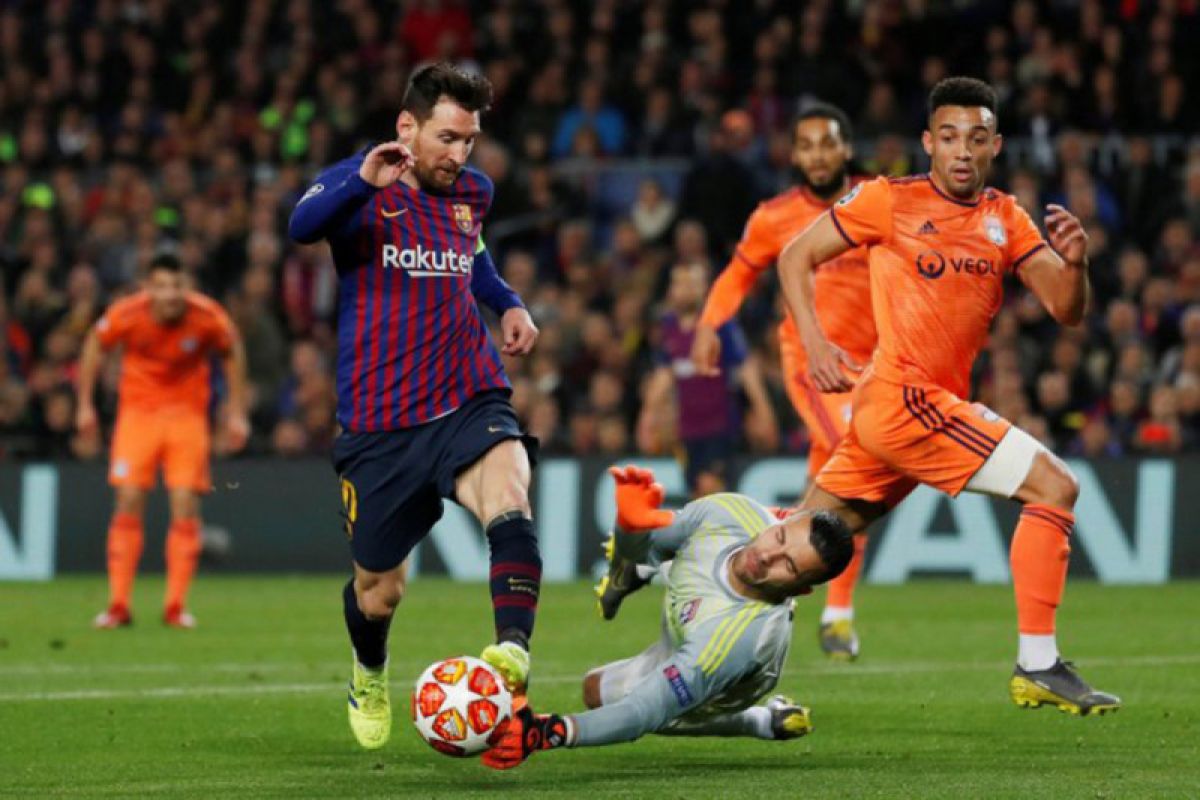 Dua gol dan dua assist Messi antar Barcelona melaju ke perempat final