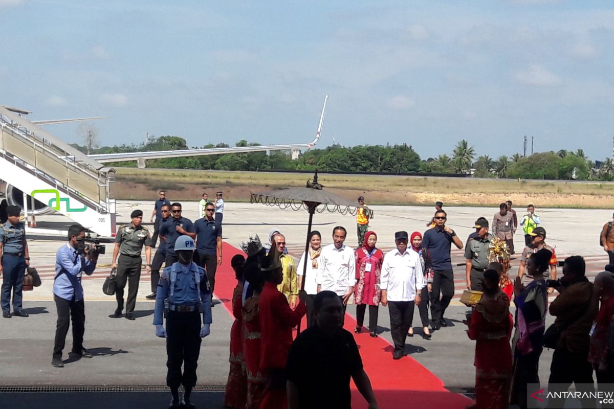 Jokowi pays working visit to Bangka Belitung