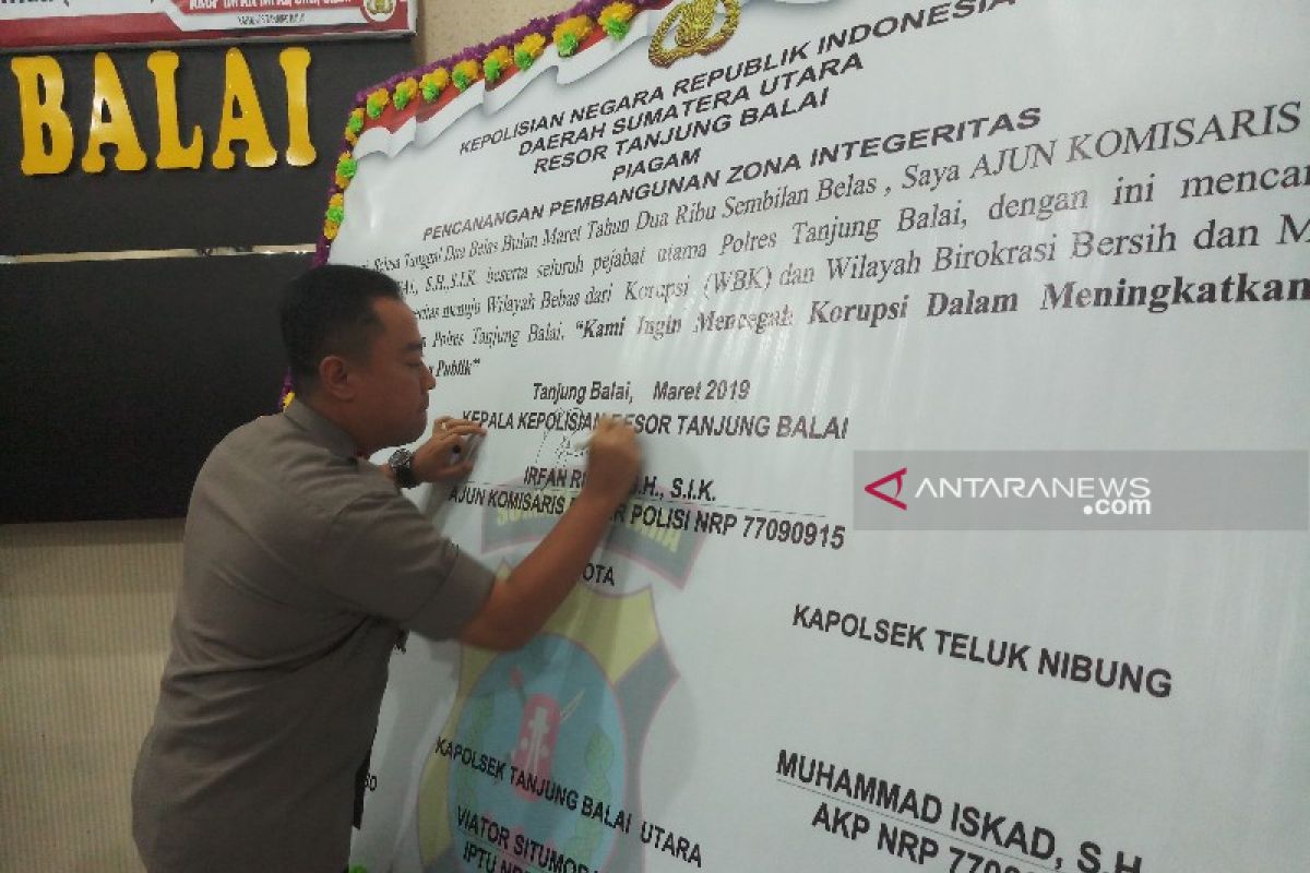 Jajaran Polres Tanjungbalai tandatangani piagam zona integritas