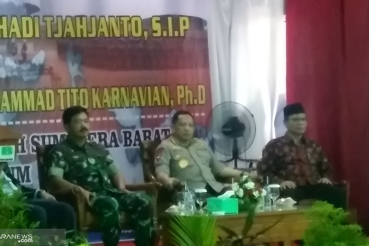 Panglima TNI dan Kapolri orasi kebangsaan di Padang