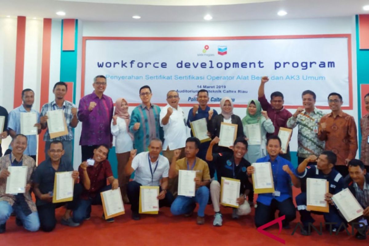 SKK Migas dan PT CPI serahkan 138 sertifikat tenaga ahli di Riau