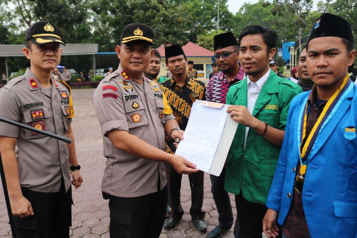 AMMAL unjuk rasa damai dukungan buat Kapolda