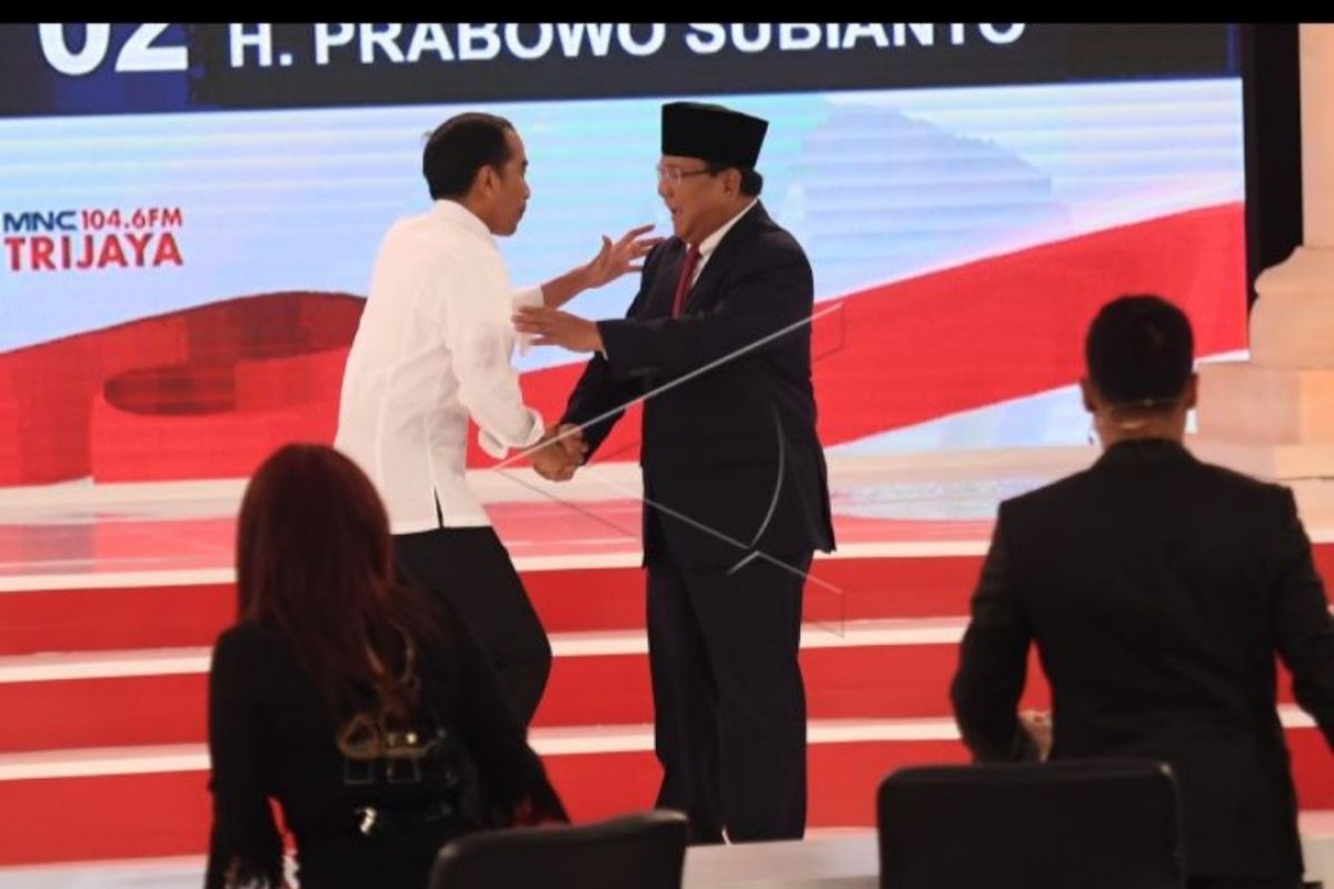 Indria Samego minta KPU revisi jadwal debat Capres kelima