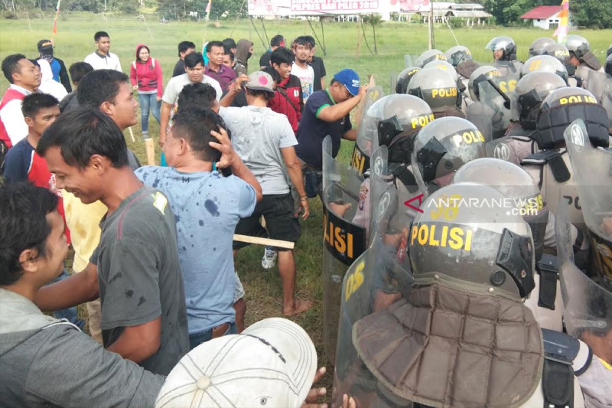 Amankan kotak suara, seorang anggota polisi tertembak di Bartim