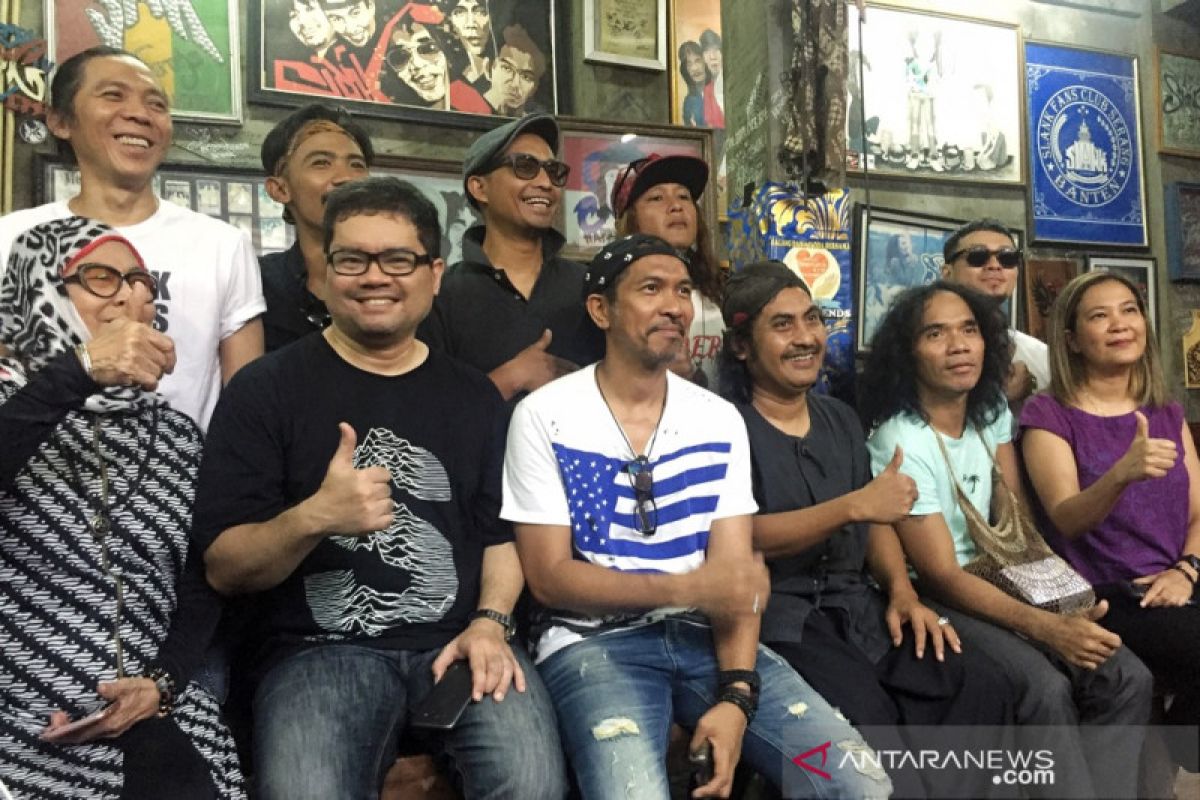 Slank dan 100 artis rilis video klip #barengjokowi