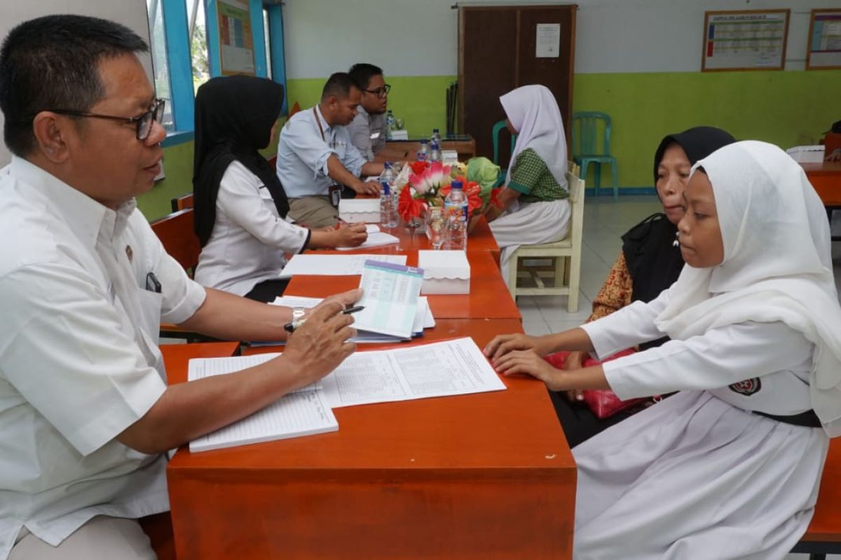 DSLNG - Dinas Pendidikan Banggai lakukan evaluasi dan monitoring program beasiswa