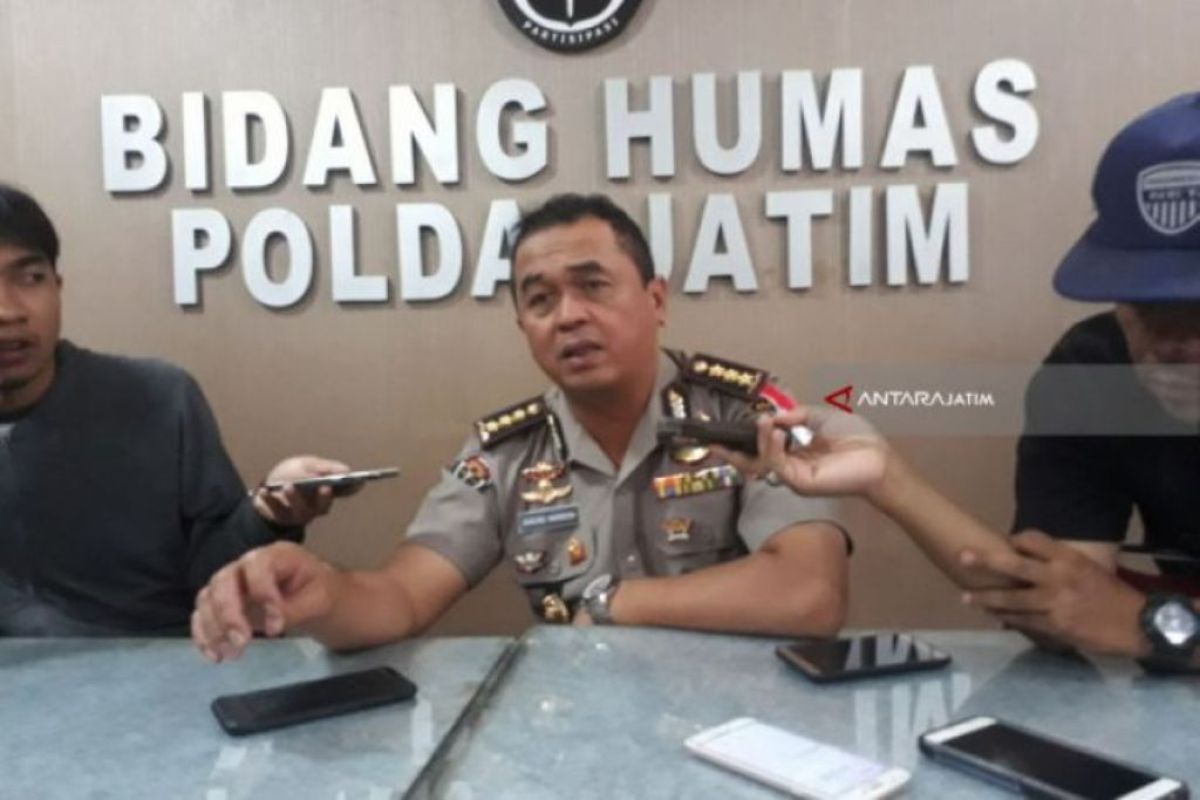 Romahurmuziy dibawa ke Jakarta usai pemeriksaan di Mapolda Jatim