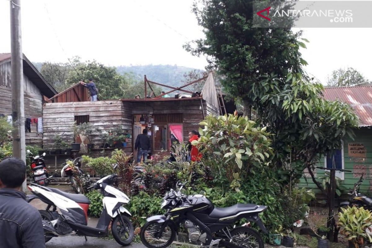 Puting beliung terbangkan atap rumah warga di Bener Meriah