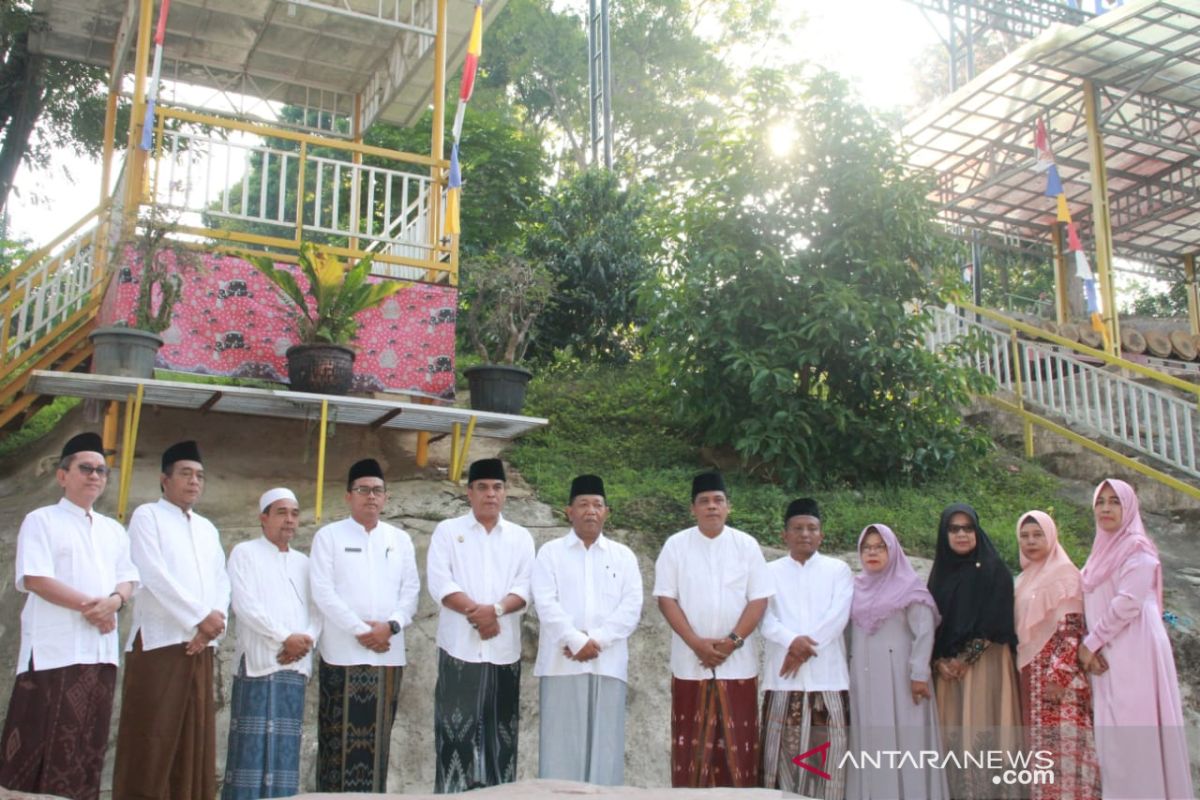 Bupati canangkan pemakaian busana muslim di lingkungan Pemkab Madina