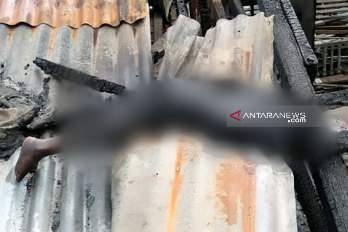 Mayat gosong ditemukan di atap seng dekat lokasi bom bunuh diri Sibolga