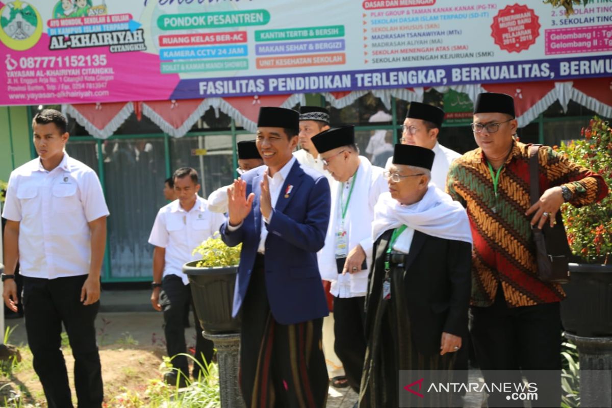 Peci putih ajak relawan tingkatkan elektabilitas Jokowi - Ma'ruf Amin