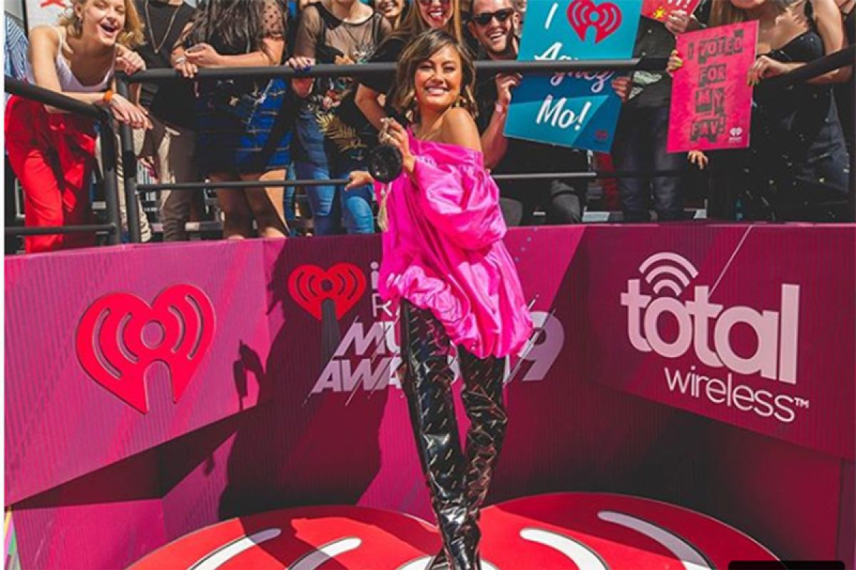 Agnez Mo bawa pulang piala dari iHeartRadio Music Awards