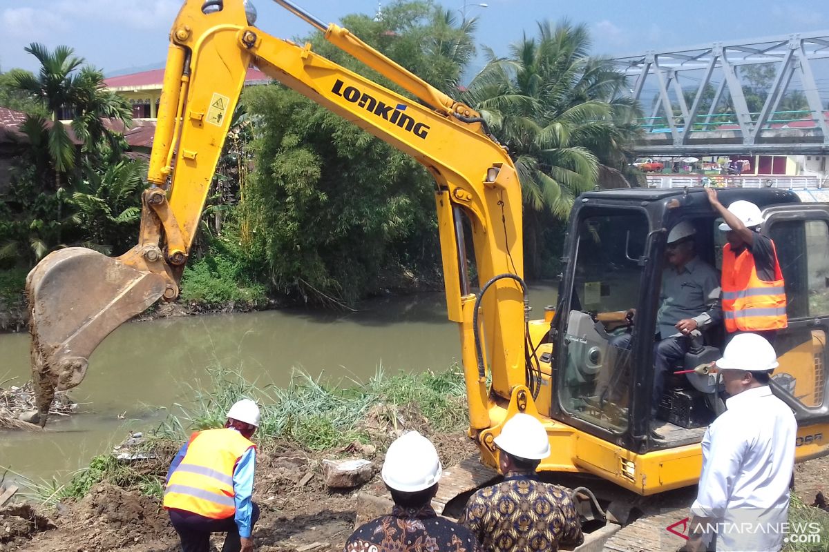 Kementerian PU anggarkan Rp7,7 miliar normalisasi Sungai Batang Lembang Solok (video)