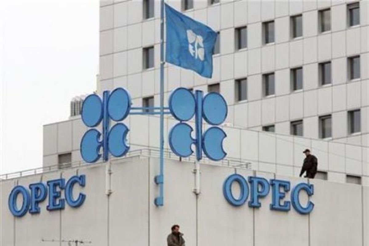 Pasokan minyak OPEC sentuh level terendah dalam empat tahun terakhir