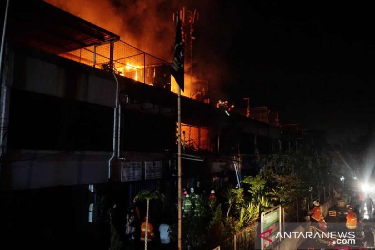 Kebakaran terjadi di dua lokasi di Jakarta