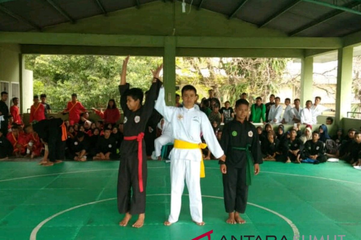 120 pendekar Siantar Simalungun bersaing di kejuaraan pencak silat