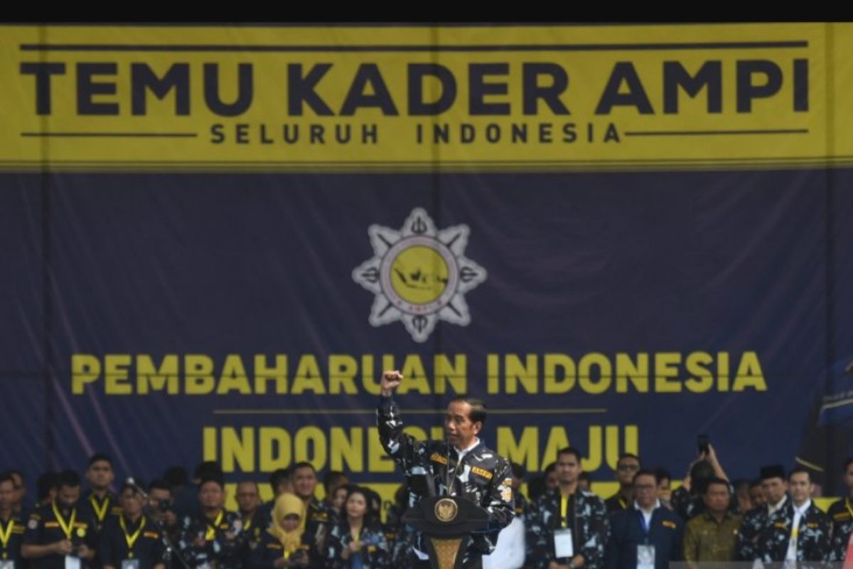 Presiden Jokowi minta AMPI jadi garda terdepan tangkal hoaks