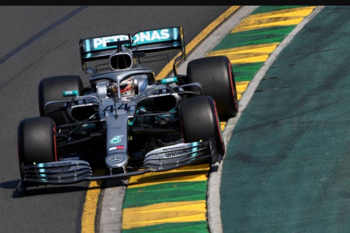 Juara Dunia F1 Lewis Hamilton rebut pole position GP Australia