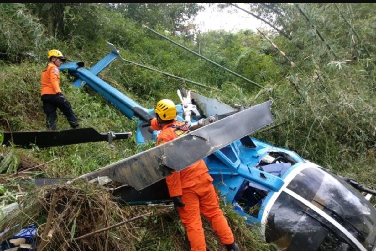 Helikopter dengan empat penumpang jatuh di Tasikmalaya