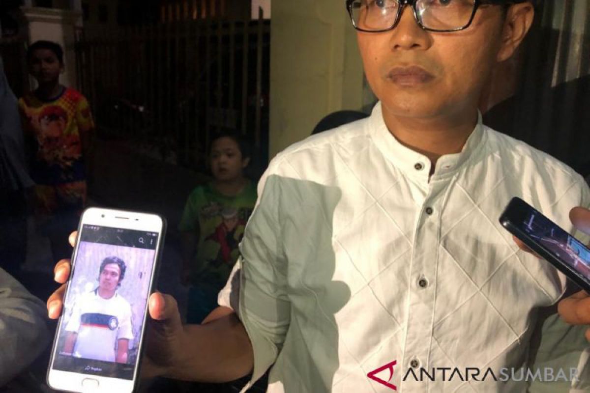 Keluarga korban penembakan asal Sumbar berharap fasilitas pemerintah berangkat ke Selandia Baru