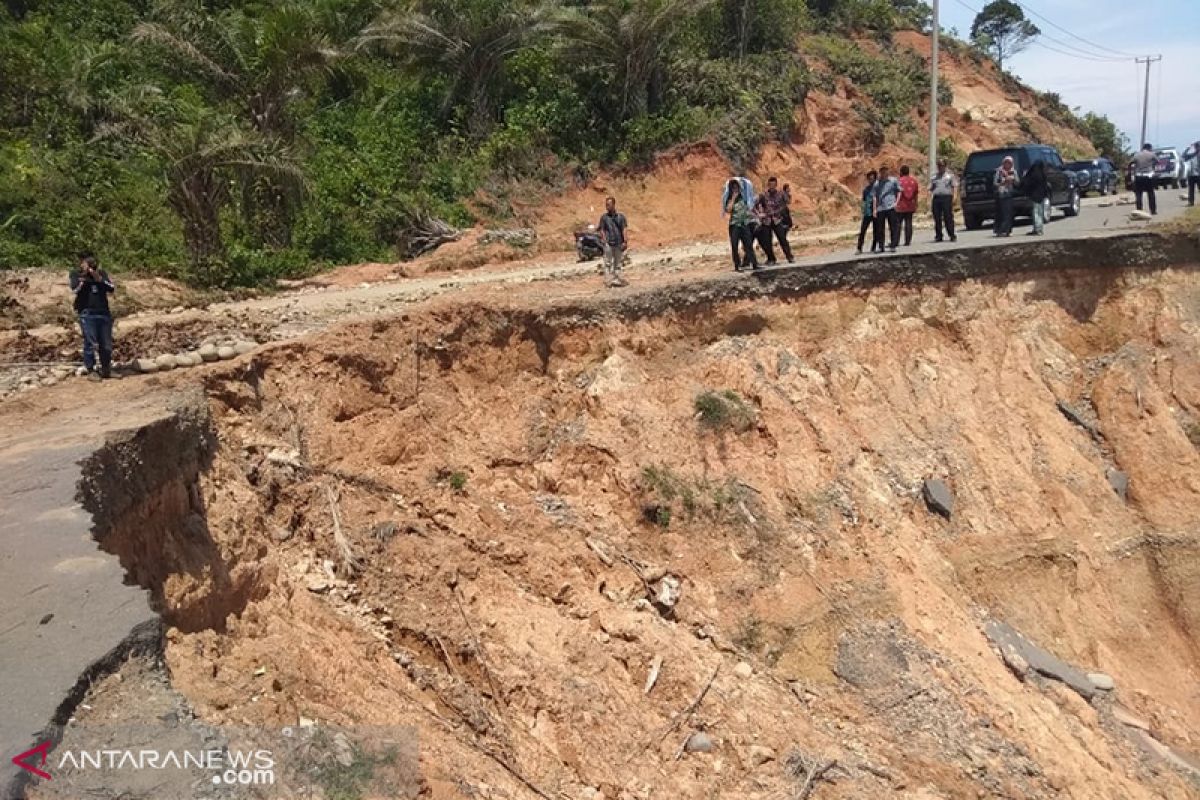 Menteri PUPR: Abrasi Urai-Serangai ditangani mulai April