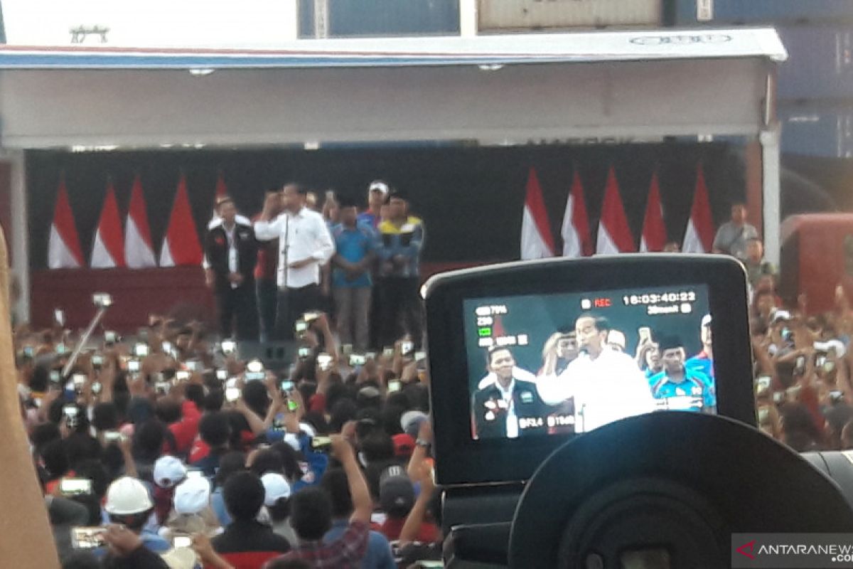 Presiden hadiri Deklarasi Pengemudi Truk pelopor keselamatan