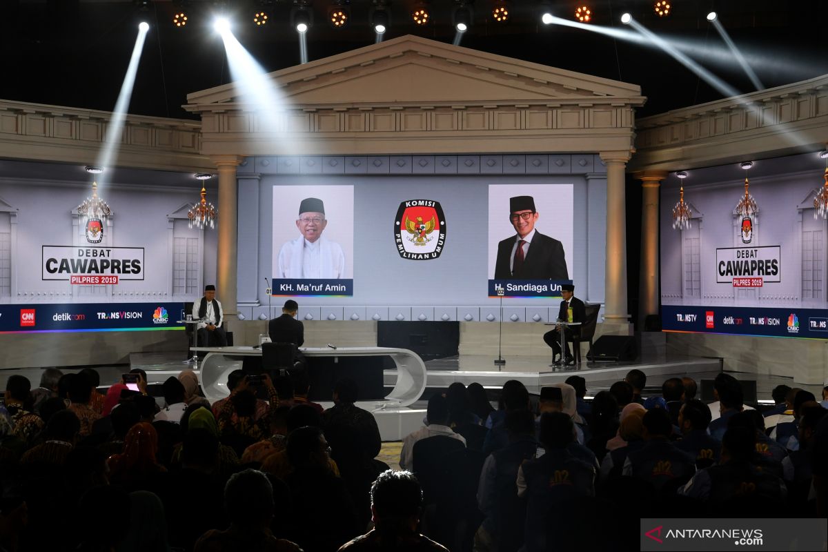 Jokowi suggests Amin to be calm during debate