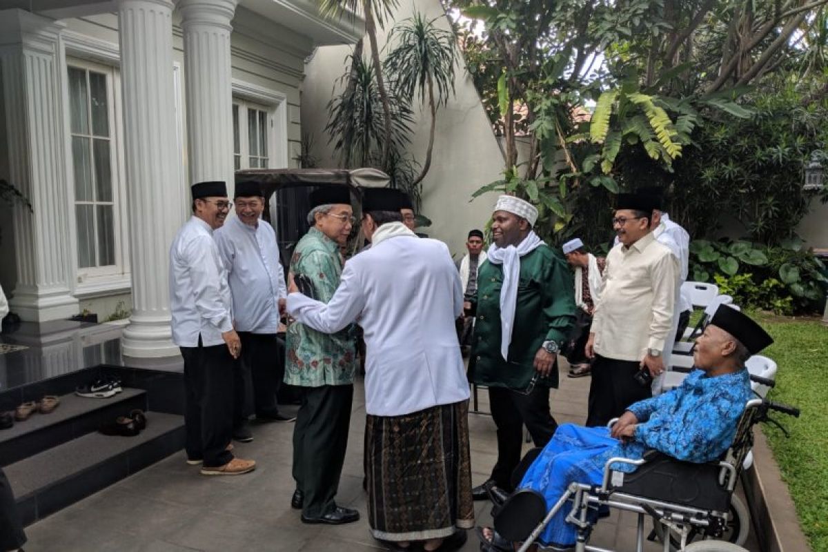 Ulama dari Sabang-Merauke antar Kiai Ma'ruf ke arena debat Capres