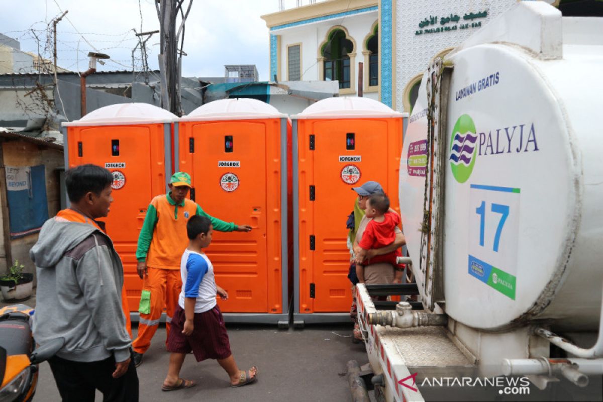 Toilet "portable" disediakan bagi korban kebakaran di Jakarta Barat