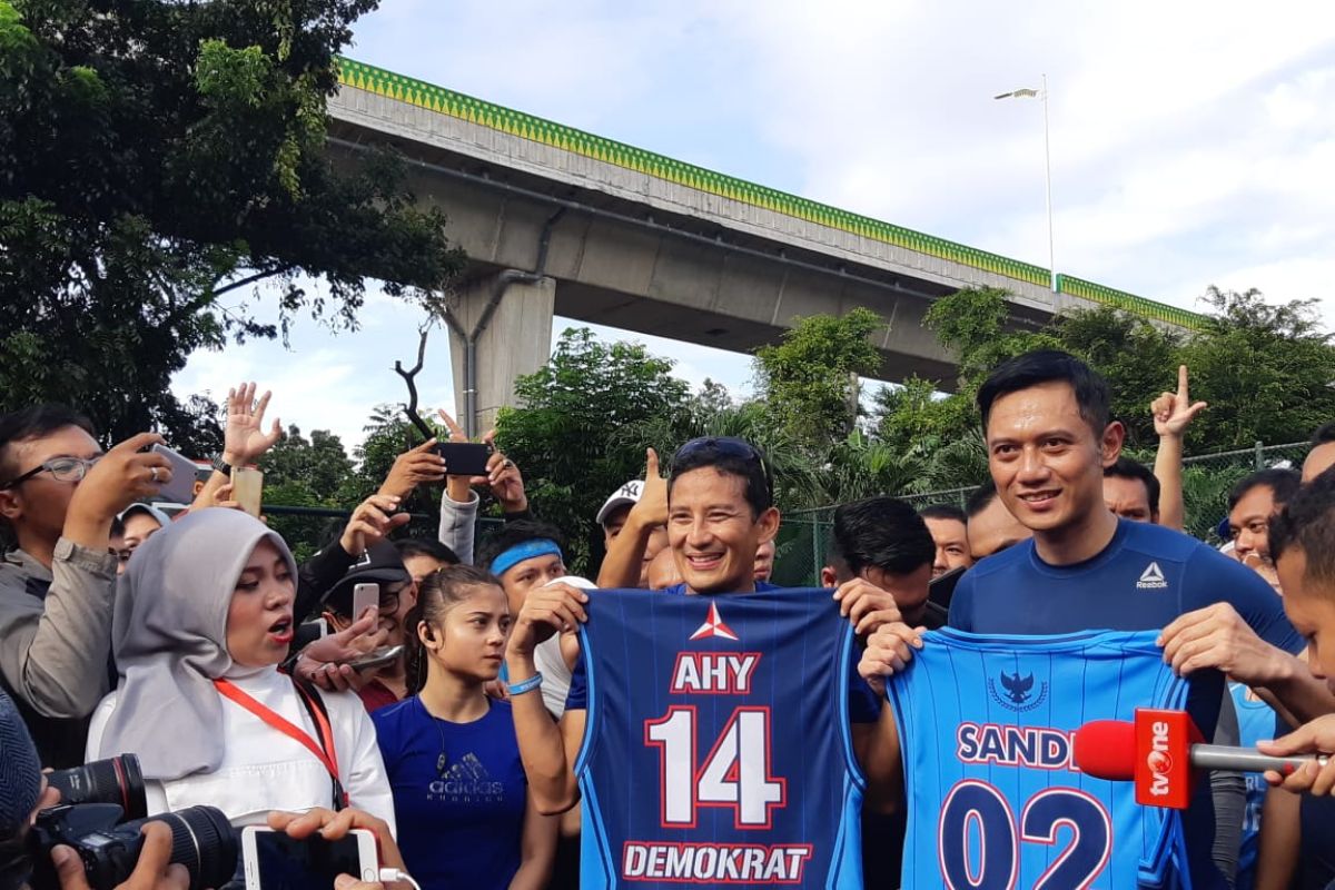 Sandiaga dan AHY olahraga bersama jelang debat